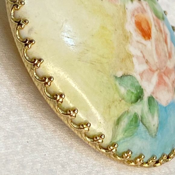Floral Painted Ceramic Pendant Gold Tone Trim Metal - Picture 4 of 6